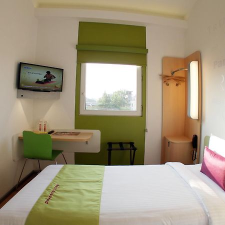 Hotel Caspia Pro Greater Noida Exterior photo