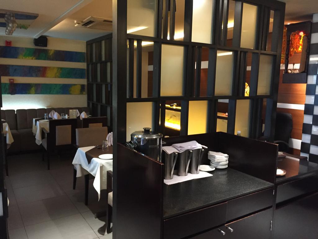 Hotel Caspia Pro Greater Noida Exterior photo