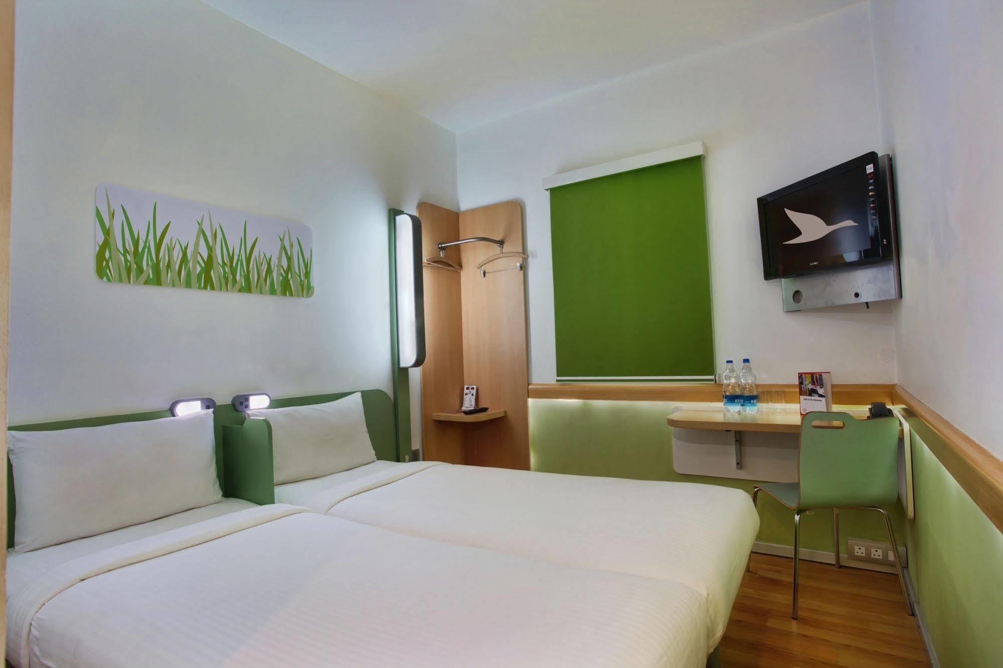 Hotel Caspia Pro Greater Noida Exterior photo